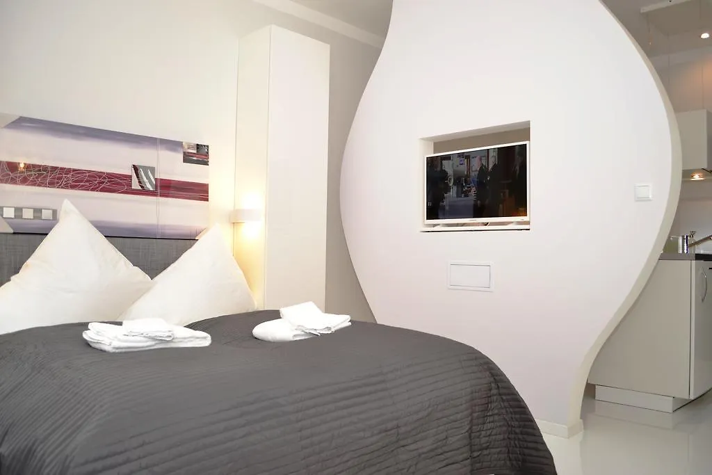 Honeymoon Ruterra studio Praga